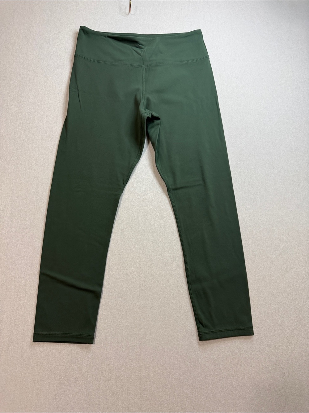 High-Waist Forest Green Leggings with Subtle Logo - Picture 3 of 8